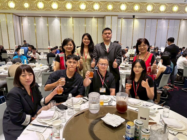 LINE_ALBUM_2025.09.06 國考金榜慶功宴暨回娘家典禮_250908_6